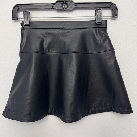 Crewcuts J.Crew Faux Black Leather Skirt size Zip Size 6 - Picture 2 of 6